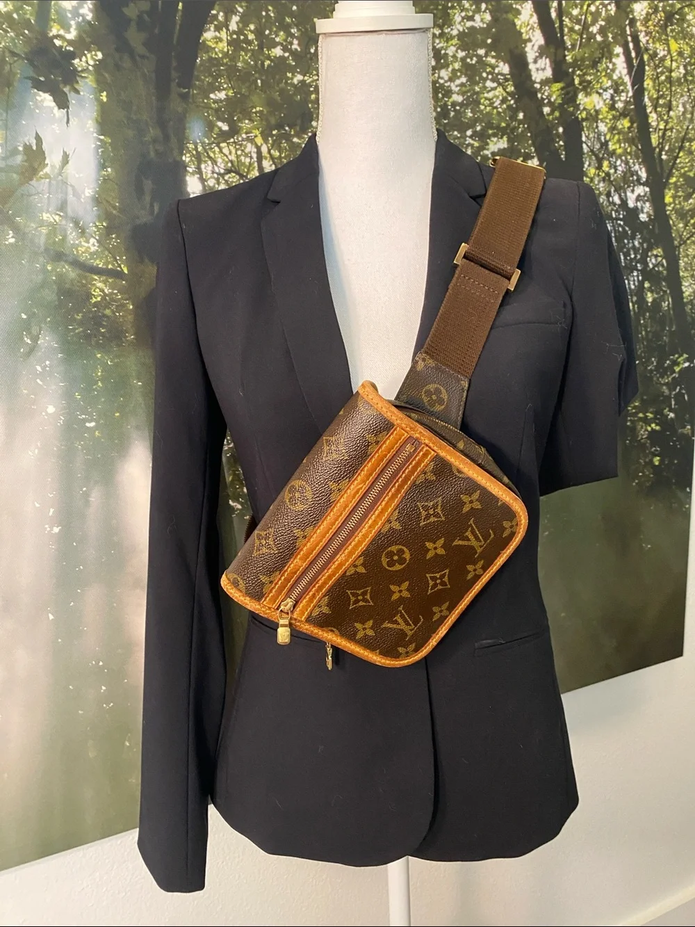 Vintage Louis Vuitton Bosphore Monogram Belt Bag - Picture 4 of 17